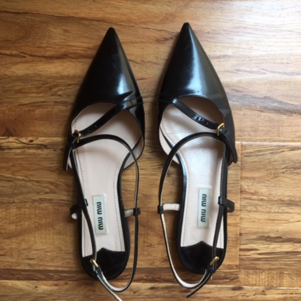 Miu Miu Pointed Shoes - Black - 38 - SOLD